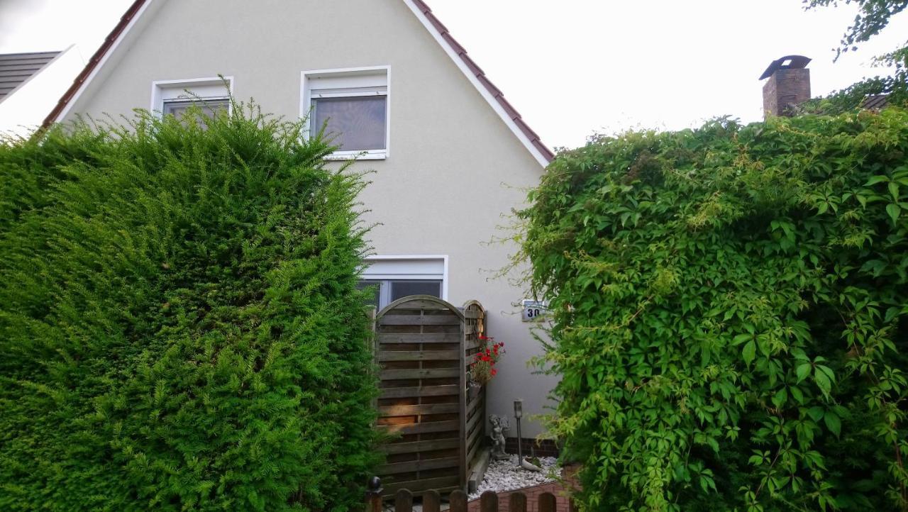 Privates Einzelzimmer Bei Der Weser-Ems-Halle Oldenburg Exterior foto
