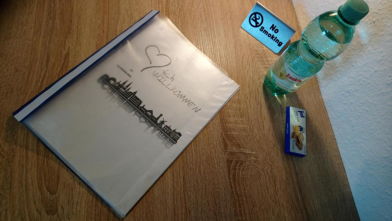 Privates Einzelzimmer Bei Der Weser-Ems-Halle Oldenburg Exterior foto
